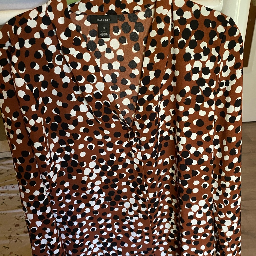 Halogen dotted button up